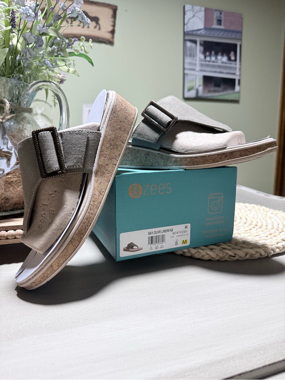 Bzees women’s 8 Slide Sandals in Light Taupe